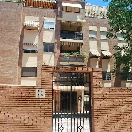 Apartamento Piscina Y Parking Incluidos, Amplio Piso En Av. Manolete *