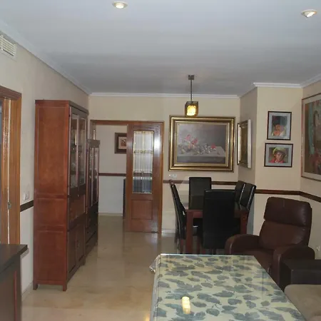 Piscina Y Parking Incluidos, Amplio Piso En Av. Manolete *