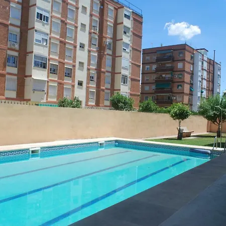 Apartamento Piscina Y Parking Incluidos, Amplio Piso En Av. Manolete Córdoba