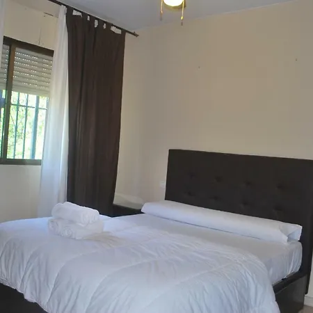 Piscina Y Parking Incluidos, Amplio Piso En Av. Manolete * Córdoba
