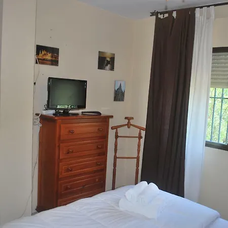 Piscina Y Parking Incluidos, Amplio Piso En Av. Manolete Apartamento