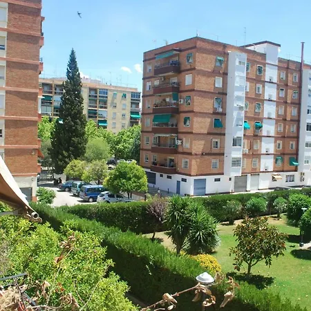 Piscina Y Parking Incluidos, Amplio Piso En Av. Manolete * Córdoba