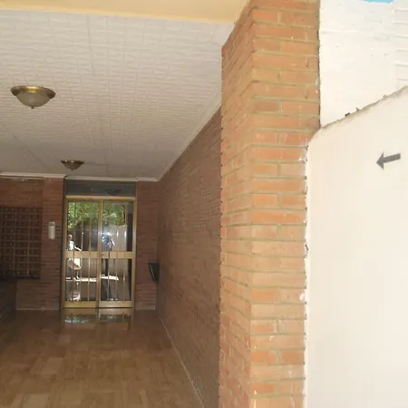 Piscina Y Parking Incluidos, Amplio Piso En Av. Manolete Apartamento