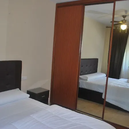 Apartamento Piscina Y Parking Incluidos, Amplio Piso En Av. Manolete *