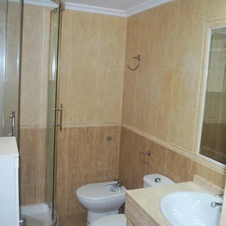 Piscina Y Parking Incluidos, Amplio Piso En Av. Manolete * Córdoba